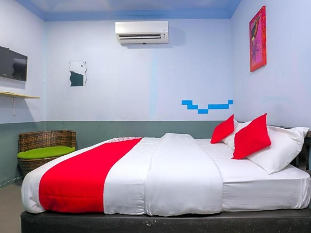 Oyo 90126 Pen U Cottages Dungun Ngoại thất bức ảnh