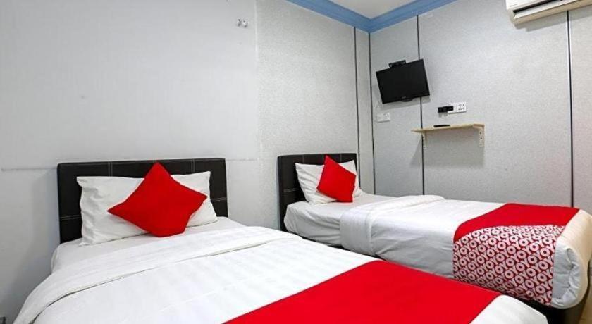 Oyo 90126 Pen U Cottages Dungun Ngoại thất bức ảnh